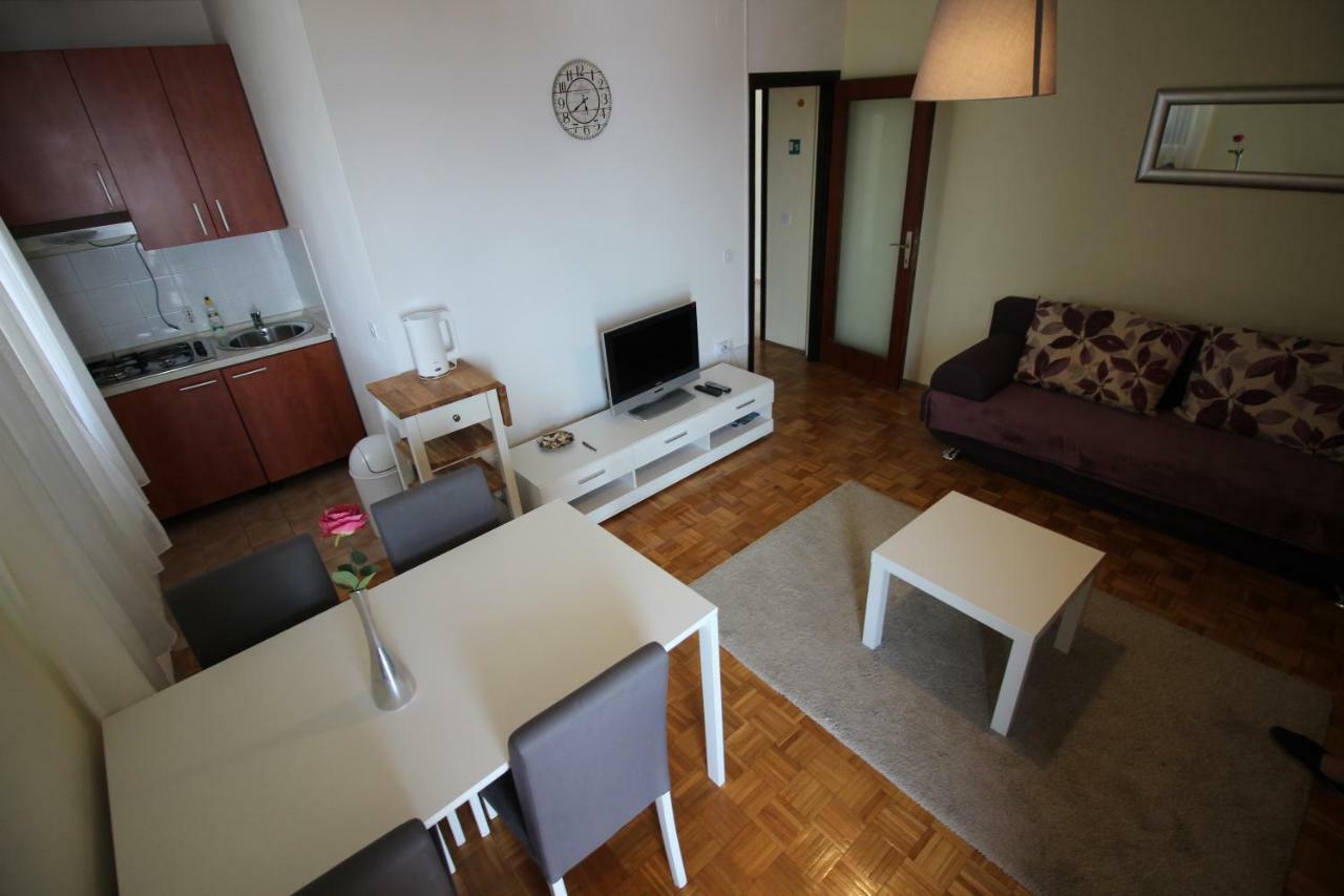 Nikola Apartment *
