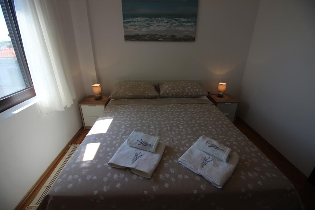 Nikola Apartment