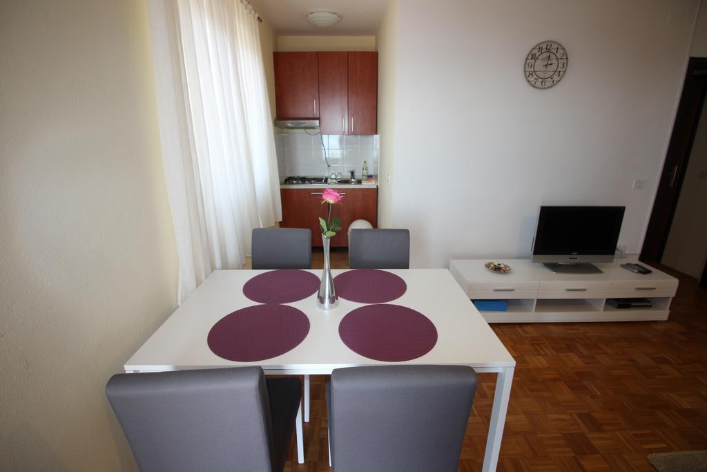 Apartment Nikola *