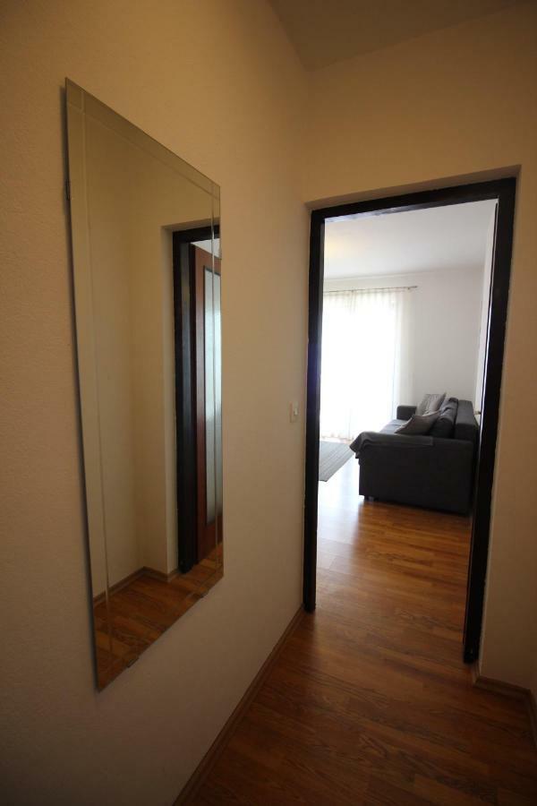 Nikola Apartment *
