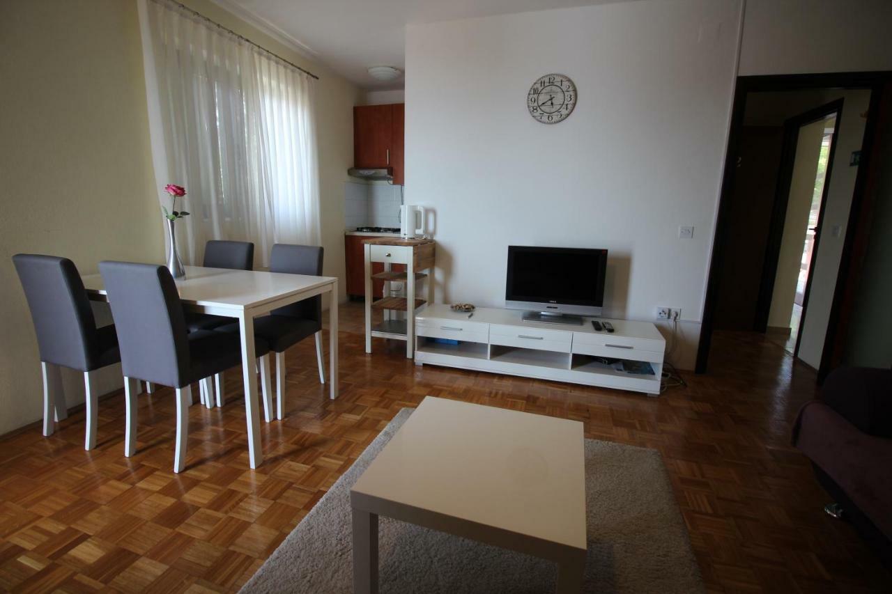 Nikola * Novi Vinodolski